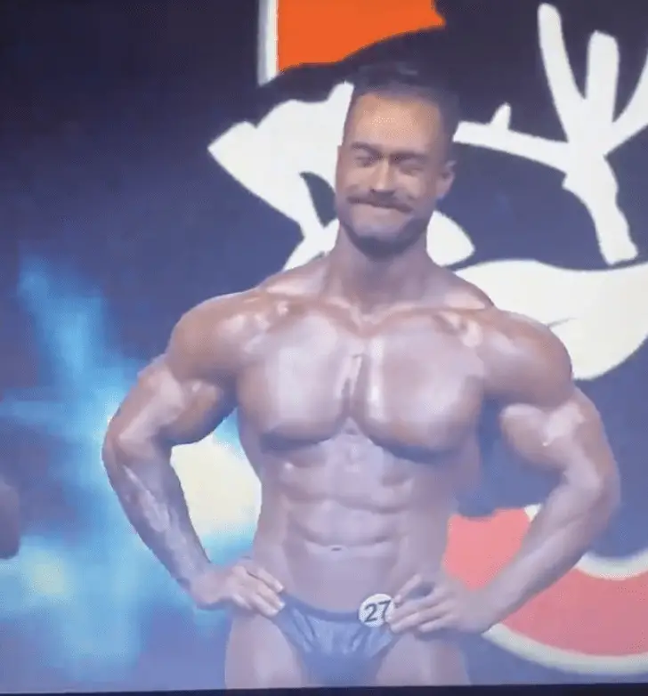 Chris Bumstead mr olympia 2021 classic physique